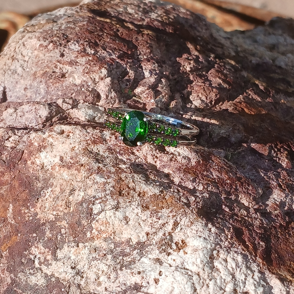 NEW TRAVORITE RING - Picture 3 of 4